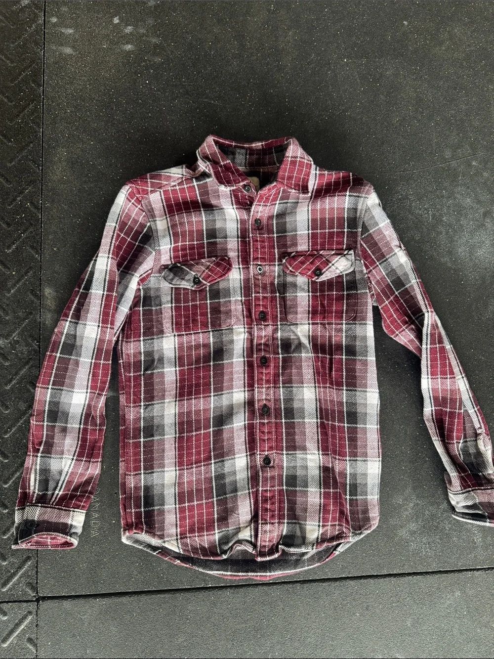 American Eagle Men’s Plaid Button Down